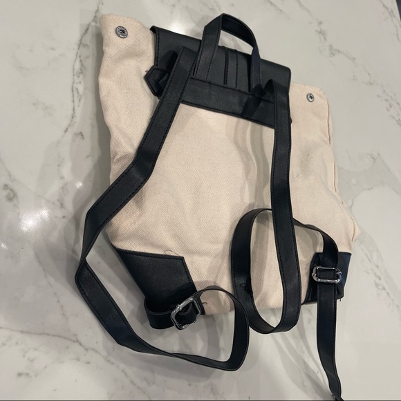 🎉HP🎉 NWOT Deux Lux cream & black Demi canvas backpack - Picture 13 of 16